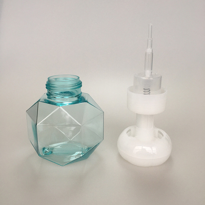 表面に印刷されたロゴ付きの白い50mlの泡剤ボトル