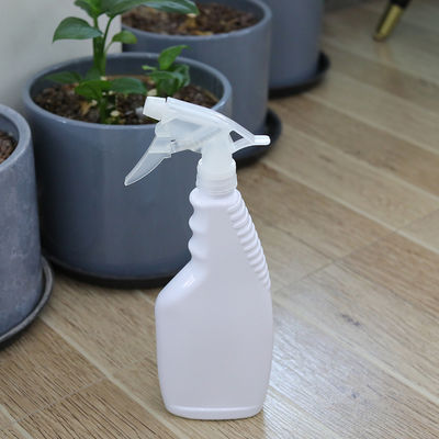 トリガースプレーノズル、一貫した正確な塗布のための容器の絞り