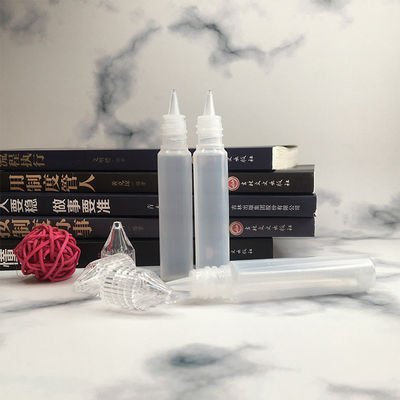 耐久性のあるスポイトキャップを備えた滑らかな表面のスポイトディスペンサーボトル。化粧品、医薬品、研究所に最適