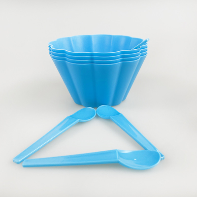 蓋にネジを掛けられた,隔離された現代のミルクティーボトル 0.5kgの重さ,四角丸いデザイン