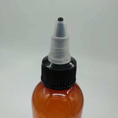 100ml クリアな液体で満たされたプラスチックボトル