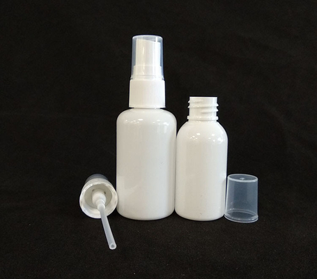 透明なクラシックデザインのPETプラスチックスプレーボトル 環境に優しいソリューションのために