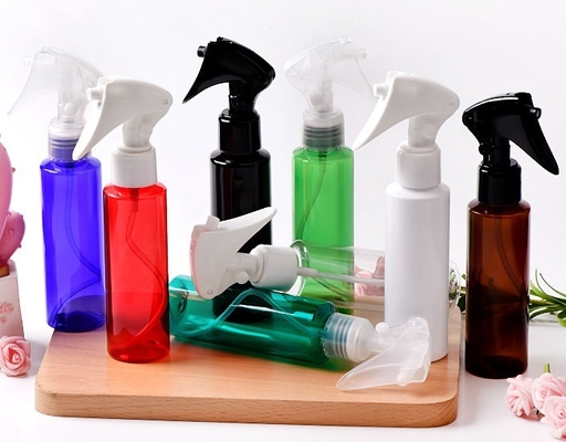パーソナライズ可能なピンククリアなプラスチックボトル / ポンプアクション PETボトル 化粧品の配給のために