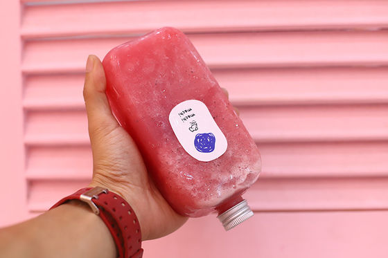 顧客の要望に応える四角と丸のタピオカティーピッチャー