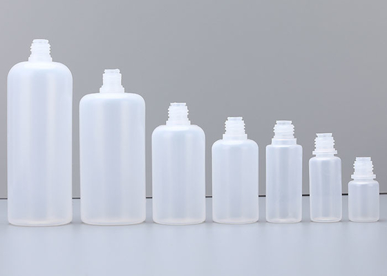小さい口の液体のプラスチック圧搾の点滴器は100ml 120mlをびん詰めにする