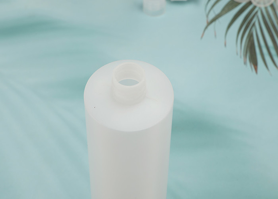 プラスチックPPは白いポンプを搭載するポンプびん500ml 250mlを空ける