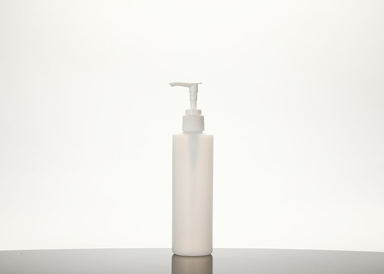 プラスチックPPは白いポンプを搭載するポンプびん500ml 250mlを空ける